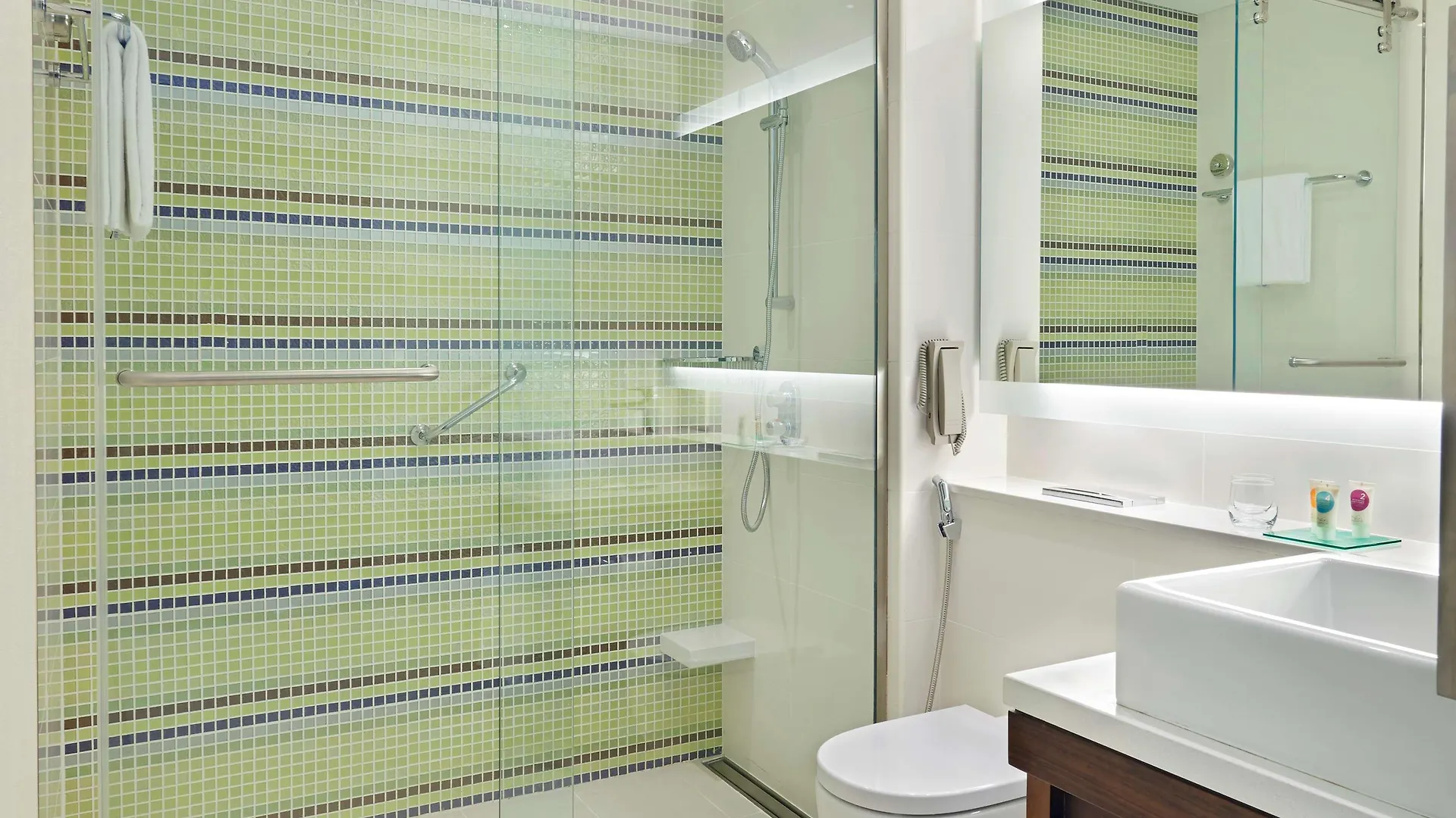 Hyatt Place Dubai Baniyas Square Hotel