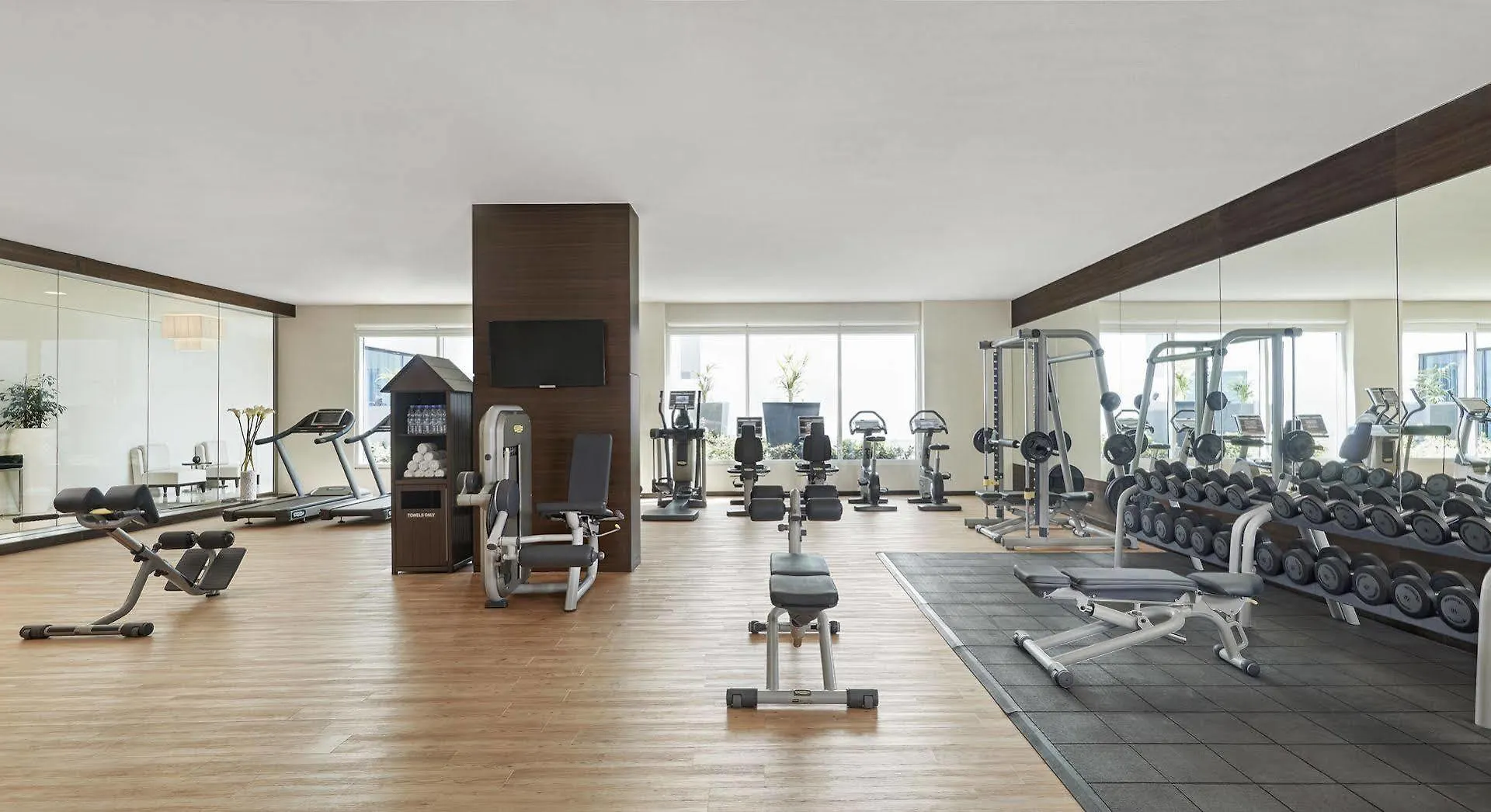 Hyatt Place Dubai Baniyas Square Hotel
